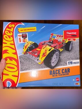 Hot Wheels Metal Tech Racers - Build Your Own Race Car - NEW